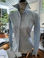 Bluse Tommy Hilfiger hellblau Gr 8 Niedersachsen - Vechta Vorschau