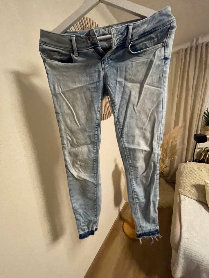 Only Jeanshose, Jeans, röhre, Röhrenjeans, Hose Gr. 27 länge 32 in Loßburg