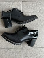 Leder Hochfrontpumps Tamaris Gr. 39 neu schwarz Nordrhein-Westfalen - Niederzier Vorschau