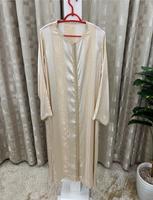Eleganter Kaftan aus Satin – Hellgold mit edlen Details München - Sendling Vorschau