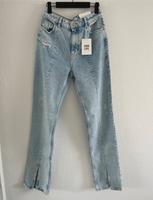 Bershka “high rise straight” Jeans Hose Gr.M/38 Neu mit Etiketten Hessen - Bad Hersfeld Vorschau