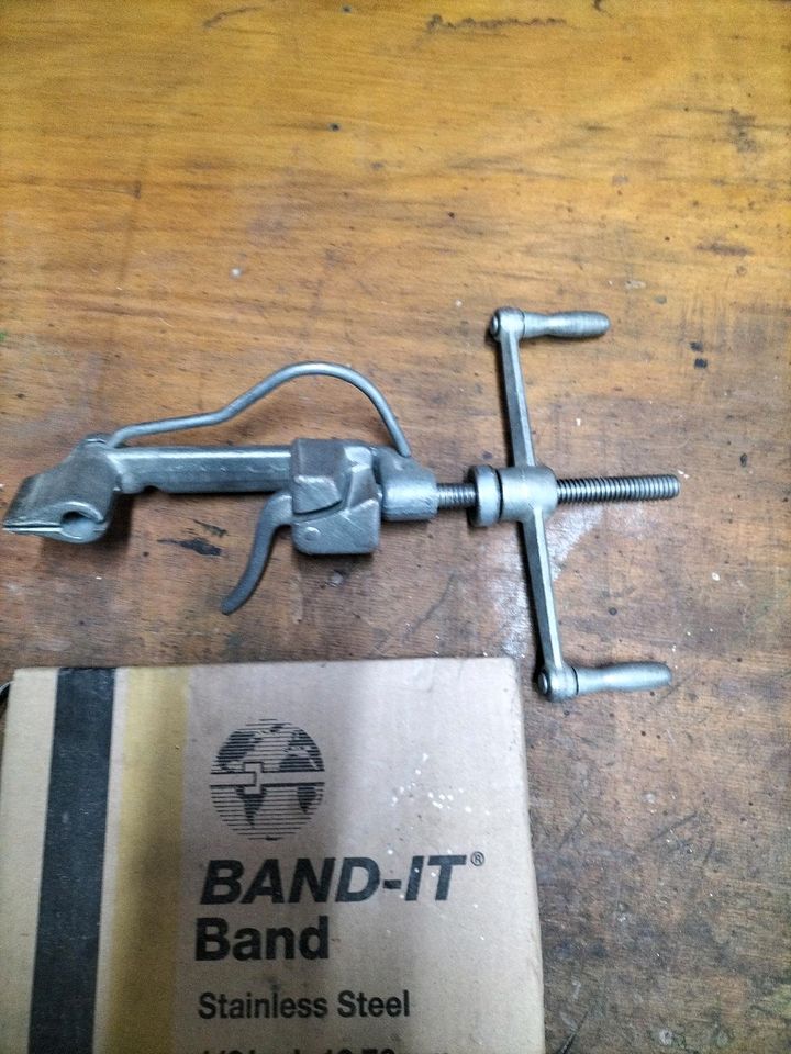 Band IT Spannwerkzeug Stahlband Spanngerät in Herforst