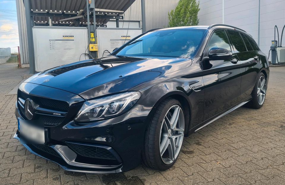 Mercedes-Benz C 63 AMG T-Modell Speedshift 7G-MCT Schwarz in Waiblingen