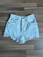 ❤️ WIE NEU! ZARA Jeans Shorts weiß kurze Hose 36 Hessen - Groß-Umstadt Vorschau