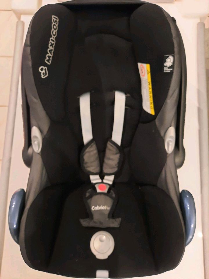 Maxi cosi CabrioFix mit Isofix-Base/Station in Grevenbroich