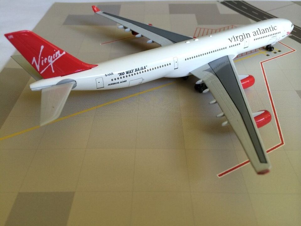 HASEGAWA 1:400 - Airbus A340-311 