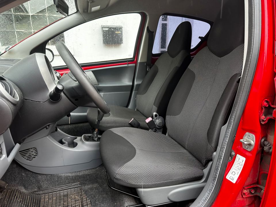 Toyota Aygo 1.0 68Ps 4-türig Klima elektr. Fensterheber Euro 4 in Herborn