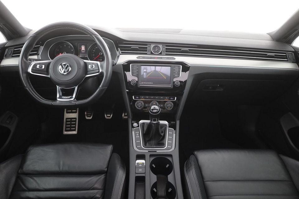 Volkswagen Passat Variant 1.4 TSI R-Line LED Leder Panorama in Kolkwitz