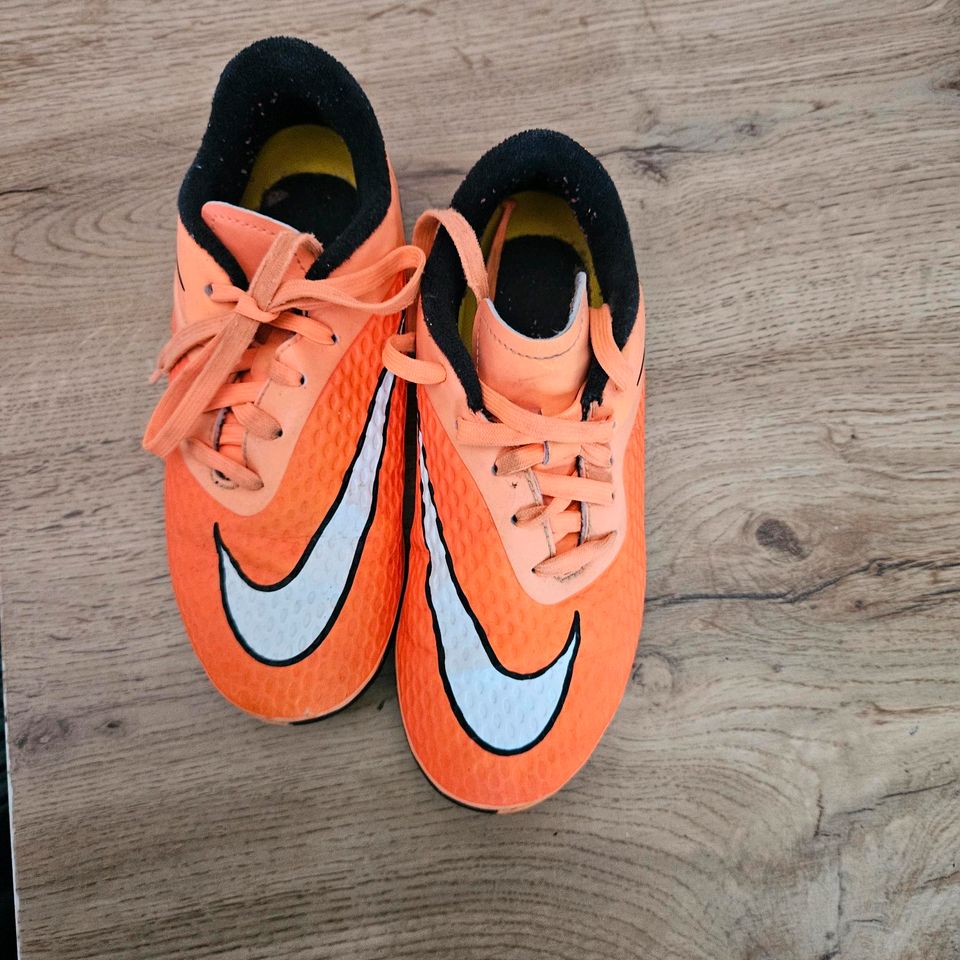 Nike Hypervenom Phelon  Junior Soccer Boots in Salmtal