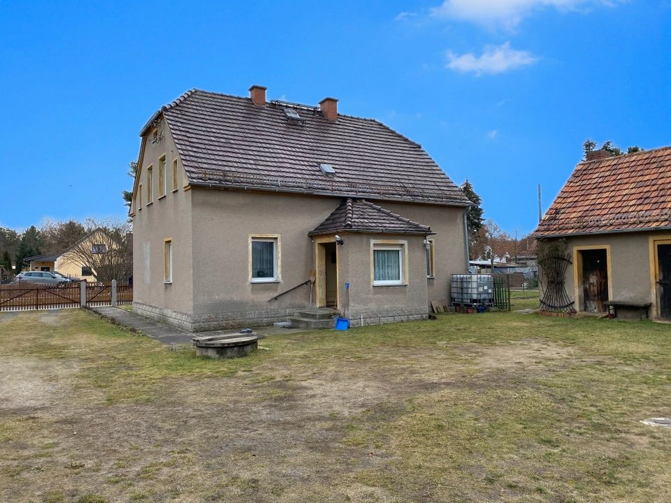 Wunderbares Wohnhaus mit Nebengebäuden und Carport in Kreba-Neudorf