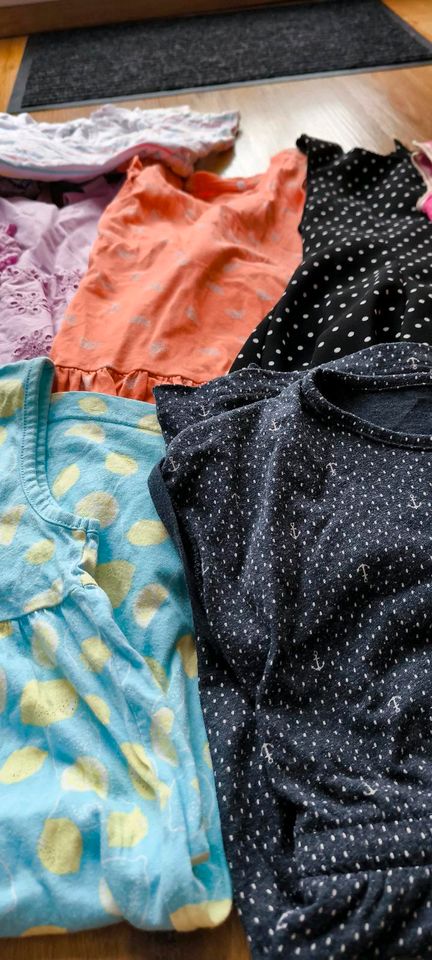 Kleidungspaket Mädchen Sommer Größe 98 104 in Eisfeld