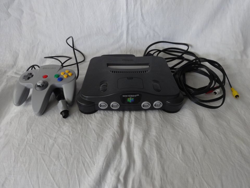 Nintendo 64 Spielekonsole in Kerpen