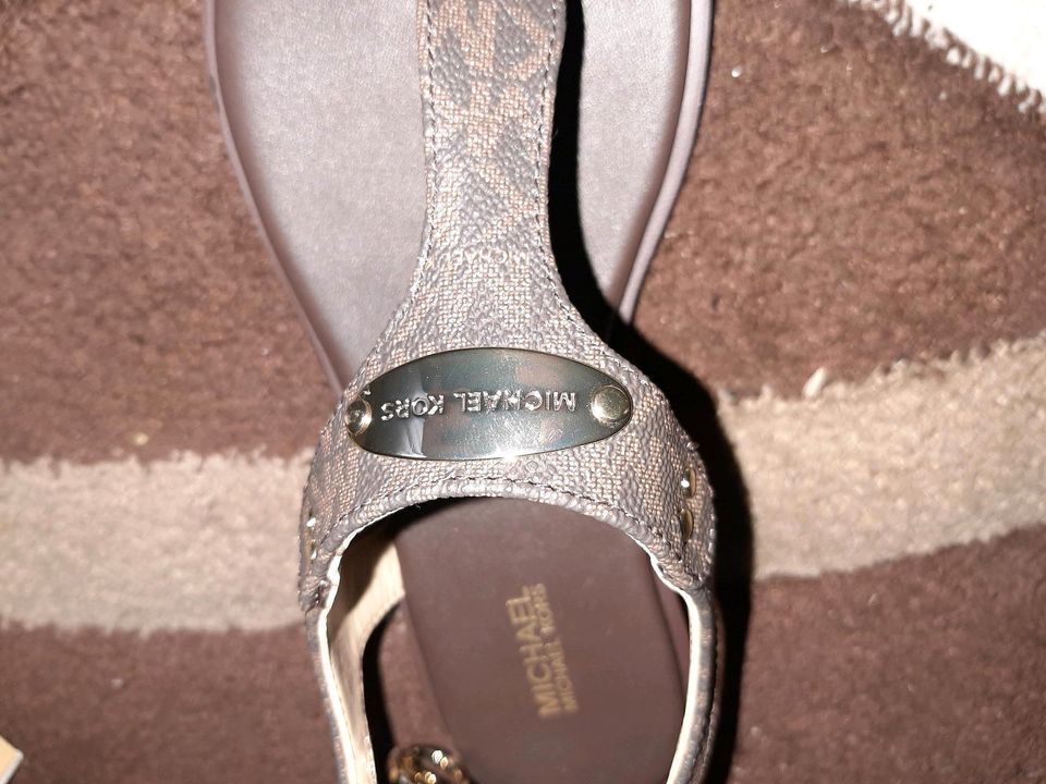 Frauen Sandalen von Michael Kors neu original in Wahlstedt