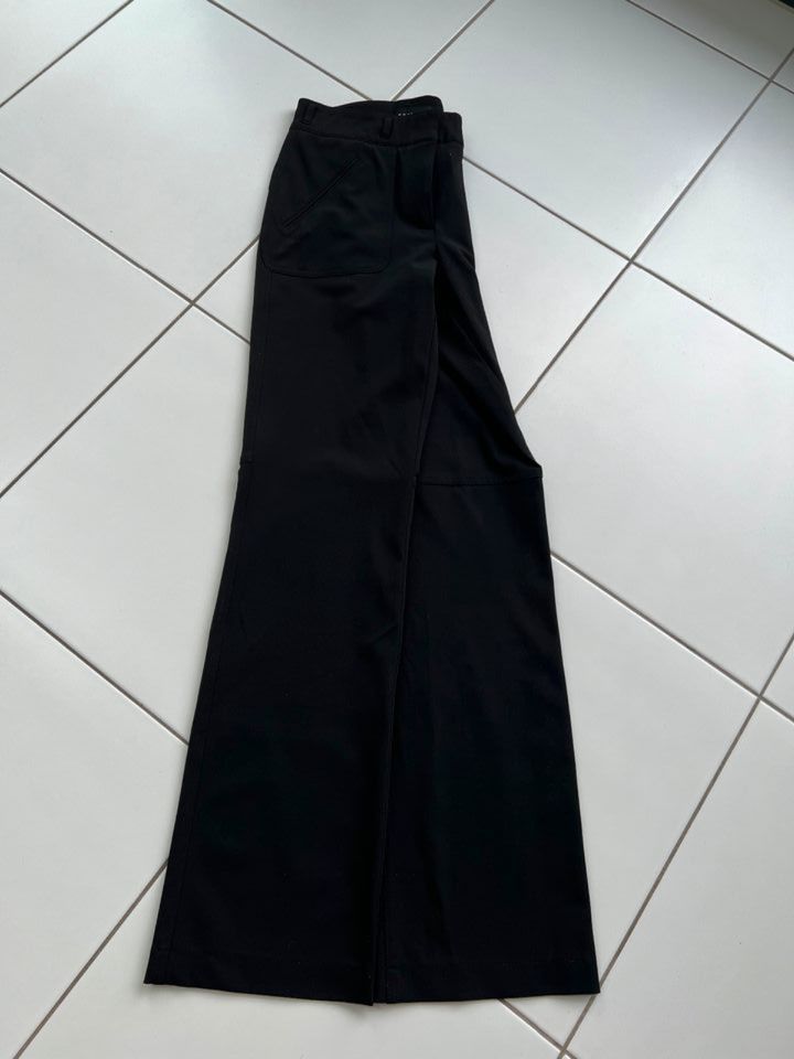 NEU CAMBIO Gr. S Hose schwarz Anzughose Marlenehose Business in Stuttgart