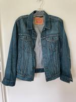 Levi’s Jeansjacke 36 S Levi Strauss dunkelblau Nordrhein-Westfalen - Höxter Vorschau