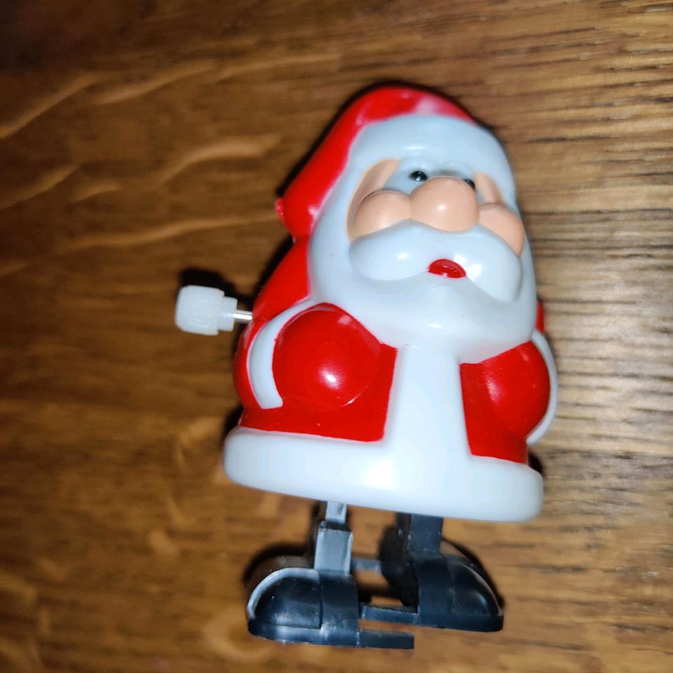 Weihnachtsmann z Aufzi Kunststoff/Plastik läuft Sammler Liebhaber in Groß-Gerau