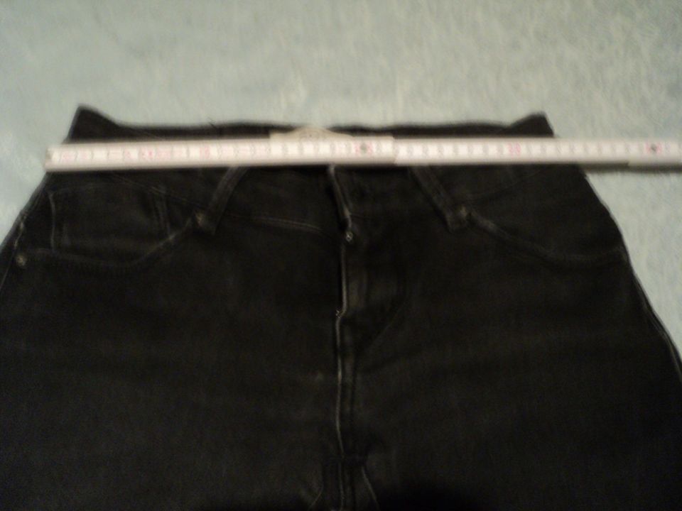 2 Jeans Gr.29/32 in Weitersborn