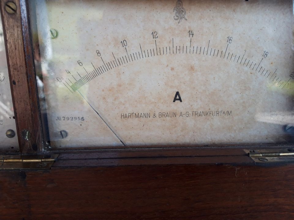 Altes Volt- und Amperemeter in Soyen