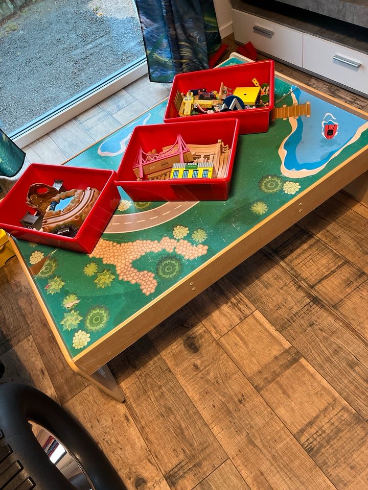 Spieltisch für die Kinder in Lindlar