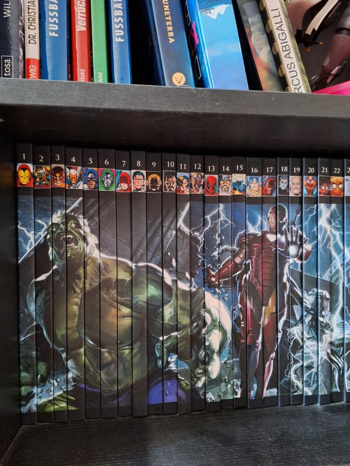 Comic book Sammlung von Marvel +60 hardcover comics in Berlin