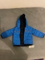 Daunenjacke Hugo Boss wendbar Baby 9 Monate Hessen - Obertshausen Vorschau