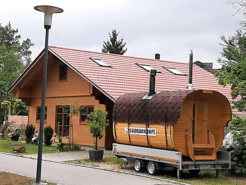 Ferienhaus am See Seehaus am Brückelsee  Holzhaus Chalet in Wackersdorf