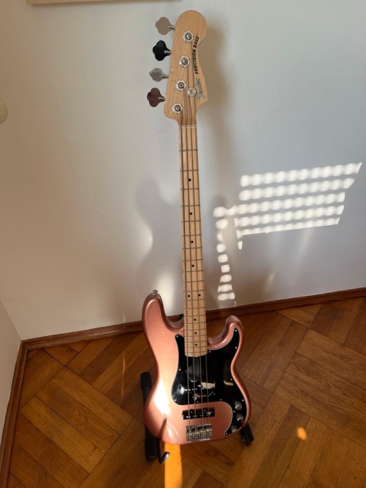 Fender American Performer Precision Bass - Farbe: Penny in Ispringen