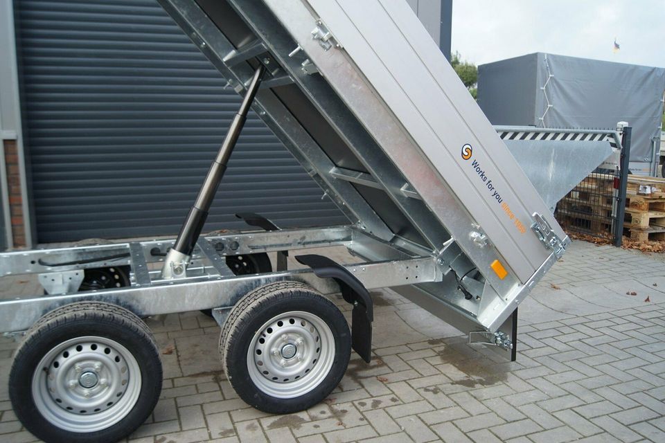 Anhänger Heckkipper Saris K1 150 X 276 cm, 2000 kg mit Handpumpe in Wankendorf