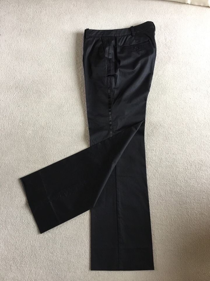 MARC CAIN Hose mit Bügelfalten, Größe N4/40, schwarz in Villingen-Schwenningen