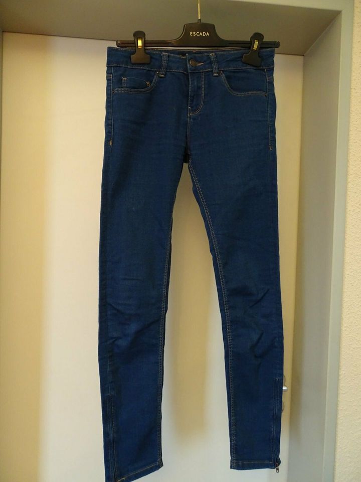 Jeans Skinny blau - GR 36 wie neu in Freiburg im Breisgau