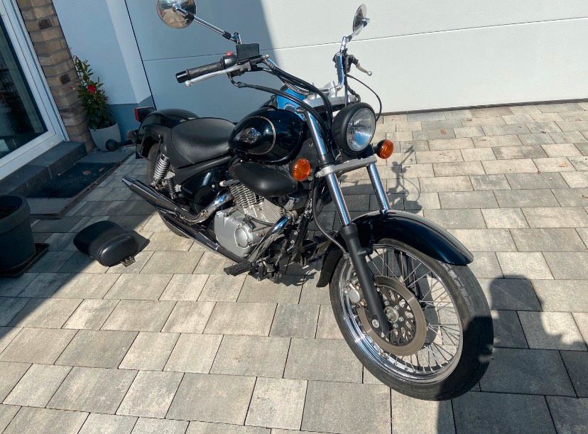 Suzuki Vl 125 Intruder (3600€ VB) in Bonn