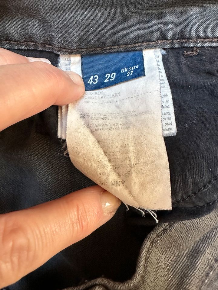 Trussardi Damen Jeans braun 36 in Bad Homburg