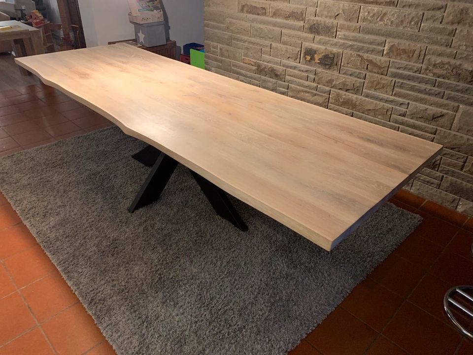 Massiv Eiche Tisch Baumkante Baumtisch Esstisch Holztisch 260x100 in Königswinter