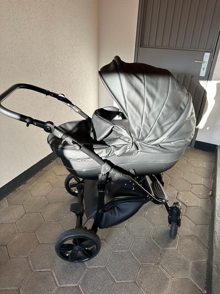 Kinderwagen wegen Umzug abzugeben in Bielefeld