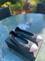 Chanel Schuhe Ballerinas 41-41,5 Leder Schwarz-Silber Nordrhein-Westfalen - Langenfeld Vorschau