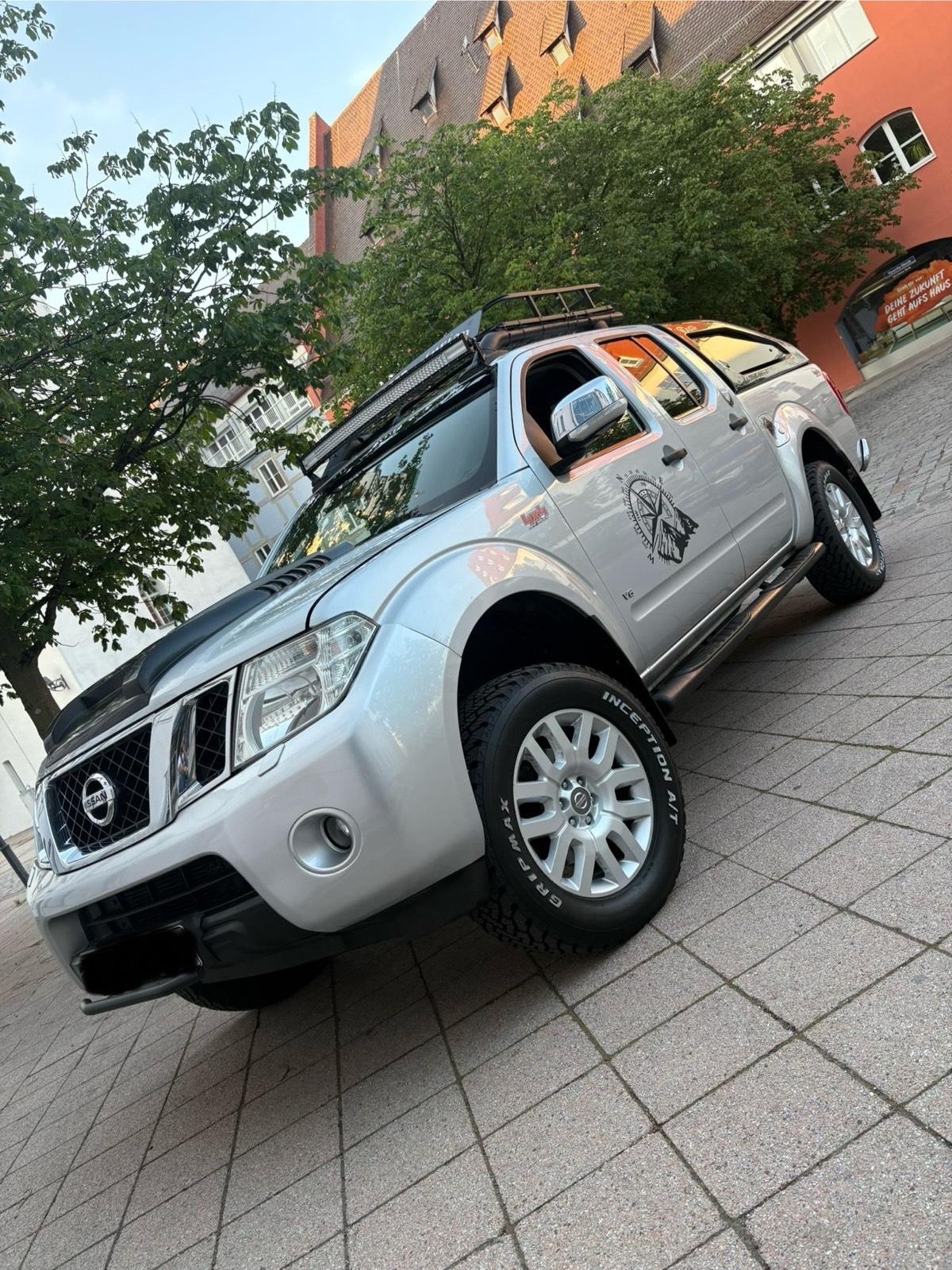 Abbildung des Autos Nissan Navara 3.0 V6Dobe…