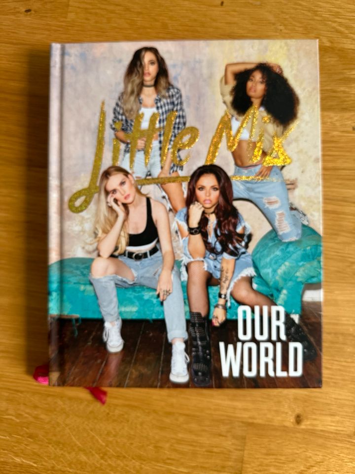Buch, Little Mix, Our world! Sehr guter Zustand! in Landau in der Pfalz