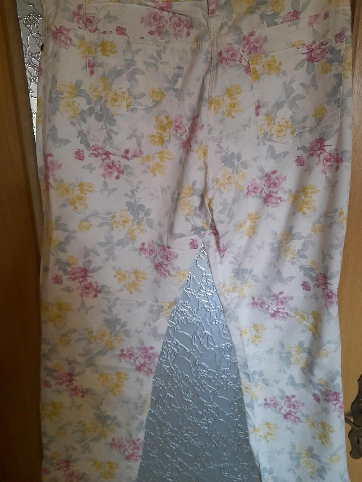 sehr schöne bunte Sommerhose für Damen Gr.44 in Luckenwalde