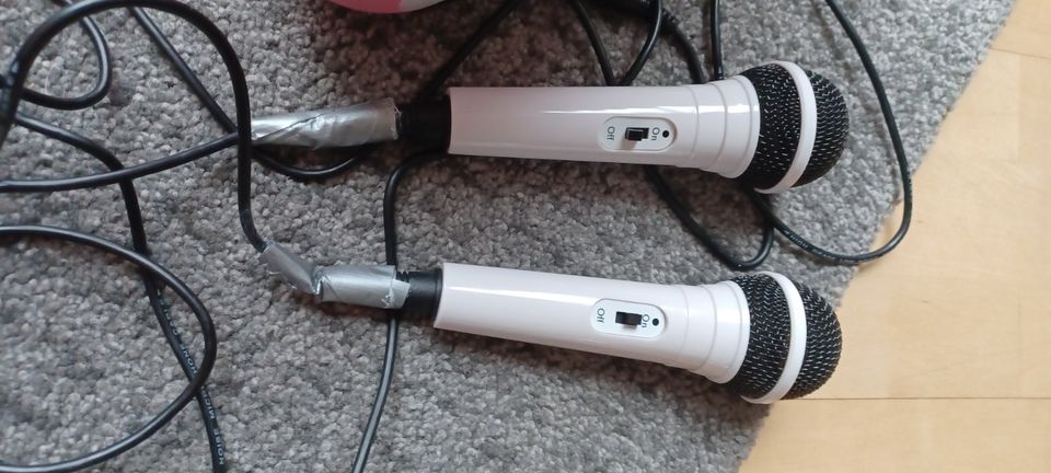 Karaoke CD-Spieler mit 2 Mikrofonen, USB-Anschluss Auwa in Celle