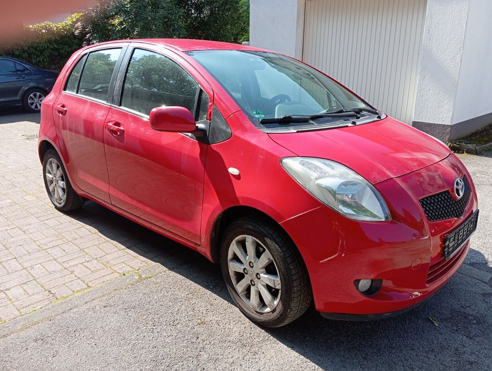 Toyota Yaris 1.0 in Düsseldorf