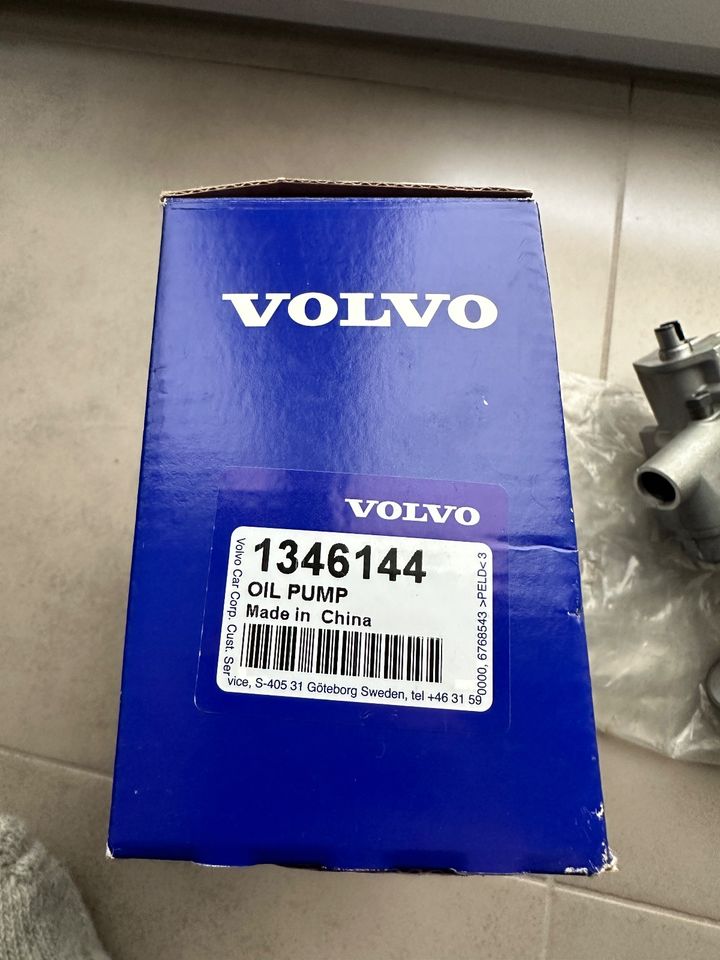 Volvo 240 740 940 Ölpumpe Original NEU OVP B230 Top in Perl