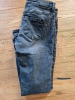 Only Damen Jeans skinny grau Gr.31/30 Hessen - Butzbach Vorschau