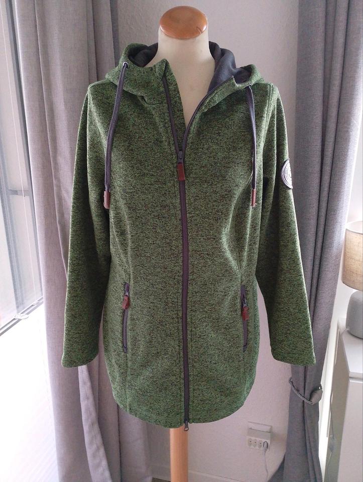 tolle lange Strickjacke mit Kapuze Gr. 44/46 grün - schwarz in Lübeck