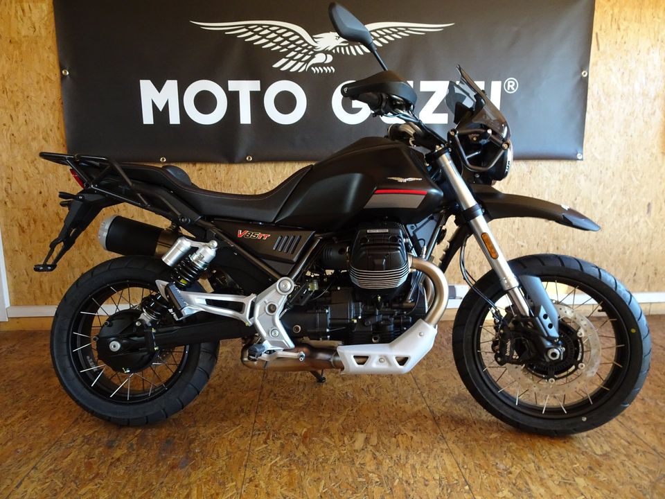 Moto Guzzi V85 TT schwarz Etna in Dorsten