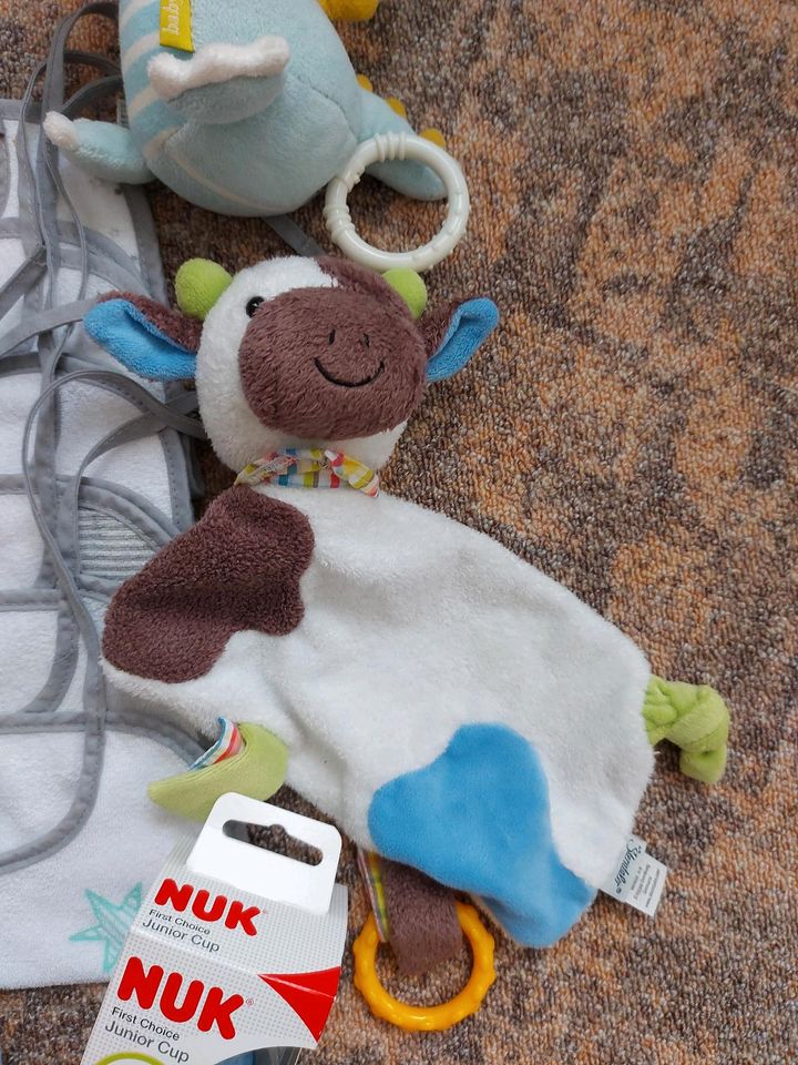Spieluhr fehn Babyspielzeug u.a.Sterntaler NUK Flasche Lätzchen in Marienberg