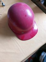 Helm rot vintage zum verschenken Hessen - Homberg Vorschau