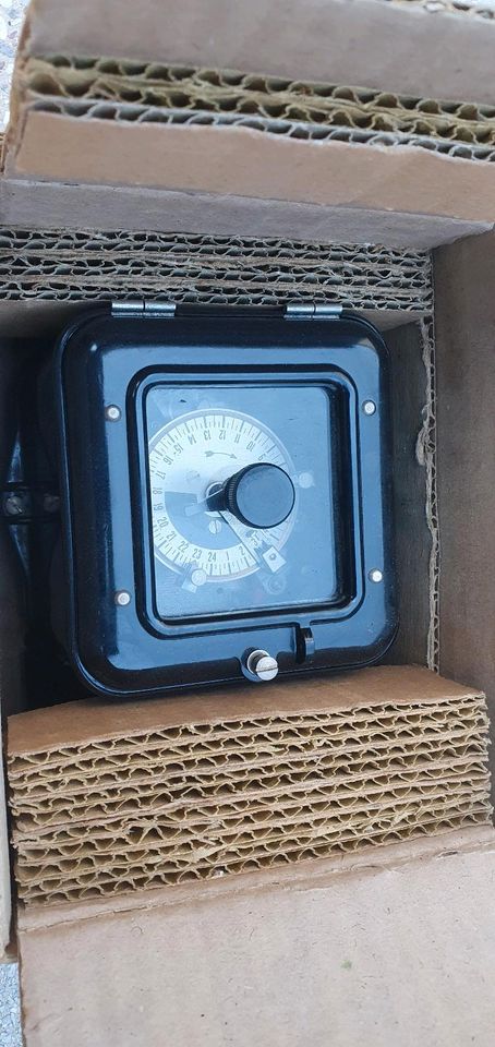 Alte Schaltuhr für Sammler 1954 Orginal verpackt 220 Volt in Wettin-Löbejün