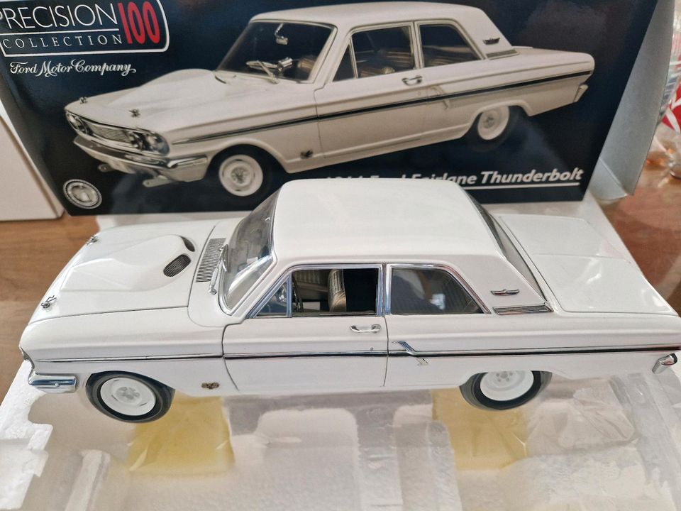 1:18 Ford Fairlane Thunderbolt 1964 - Precision 100 Collection. in Hausen i. Niederbayern