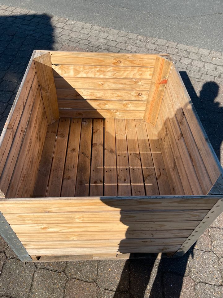 Neuwertige Holzboxen Holzkisten Apfelkisten Hochbeet Heuraufe in Kirchwalsede