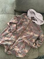 Sweat Jacke mit Kapuze Camouflage Gr. 42 Damen H&M Hessen - Erlensee Vorschau